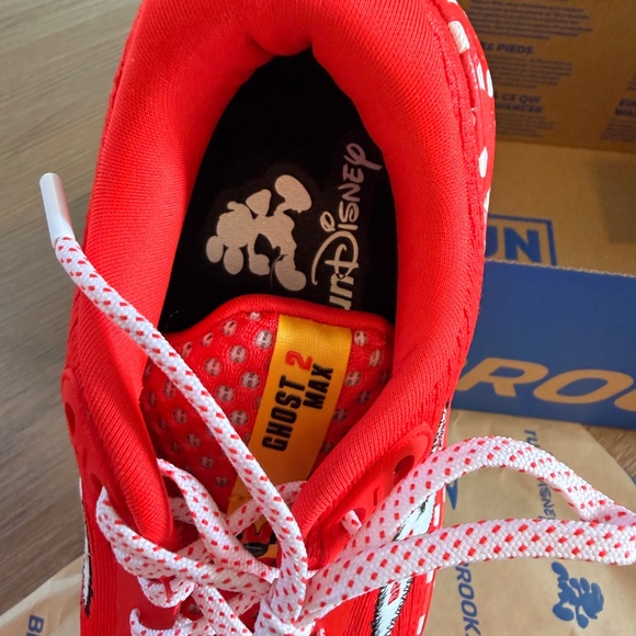 NEW Brooks RunDisney Ghost Max 2 Minnie Mouse Women’s Running Shoes - Size 8 - Picture 8 of 15